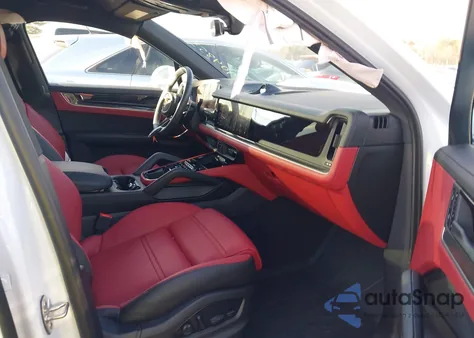 2025 Porsche Cayenne Coupe z USA, uszkodzony, nr VIN WP1BA2AY1SDA31435